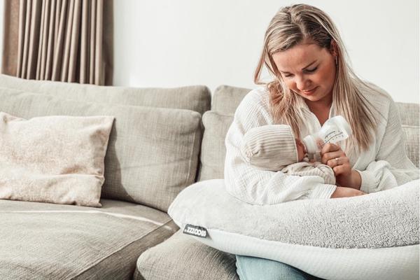 borstvoeding-snoozzz-voedingskussen